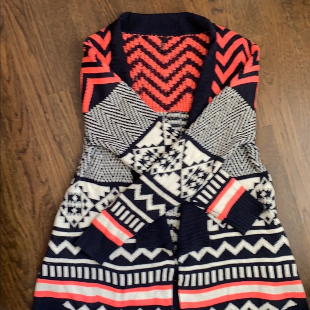 Sweater - Picture 6 of 6